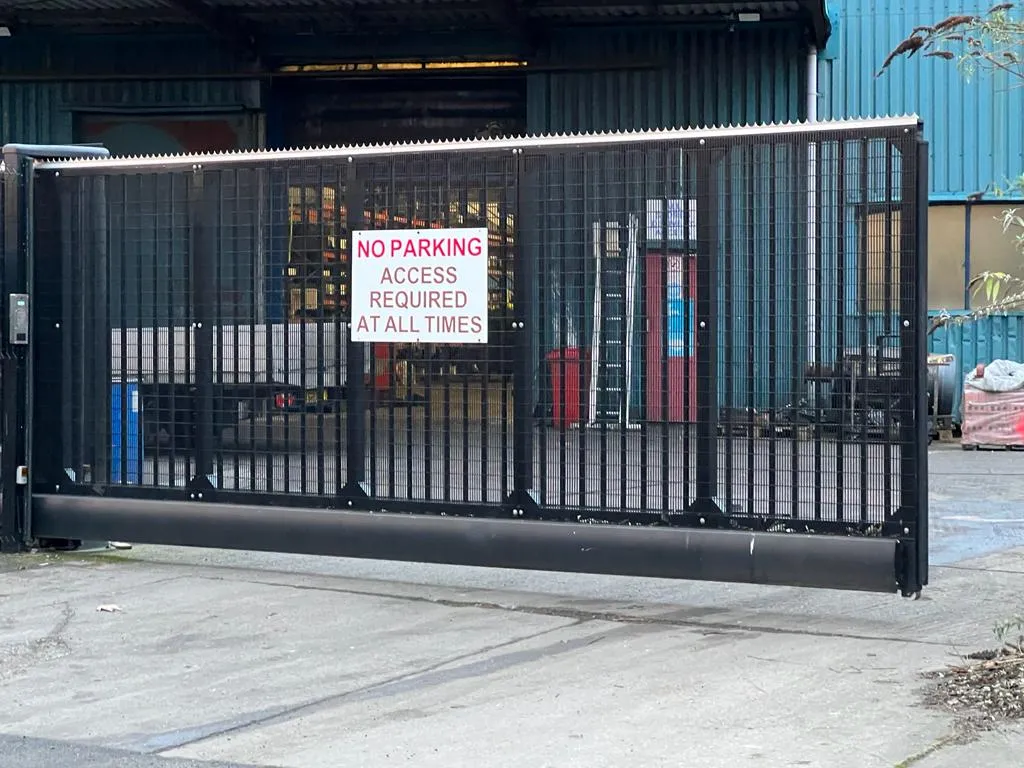 Gate-1 Commercial Gate